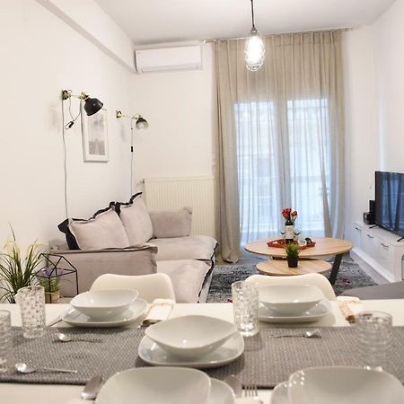 Heliconia Deluxe Apt Must Apartment Солун Екстериор снимка