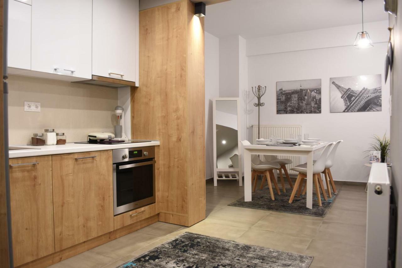 Heliconia Deluxe Apt Must Apartment Солун Екстериор снимка