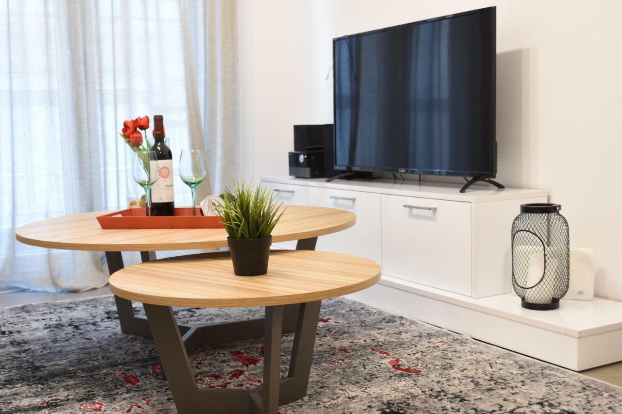Heliconia Deluxe Apt Must Apartment Солун Екстериор снимка