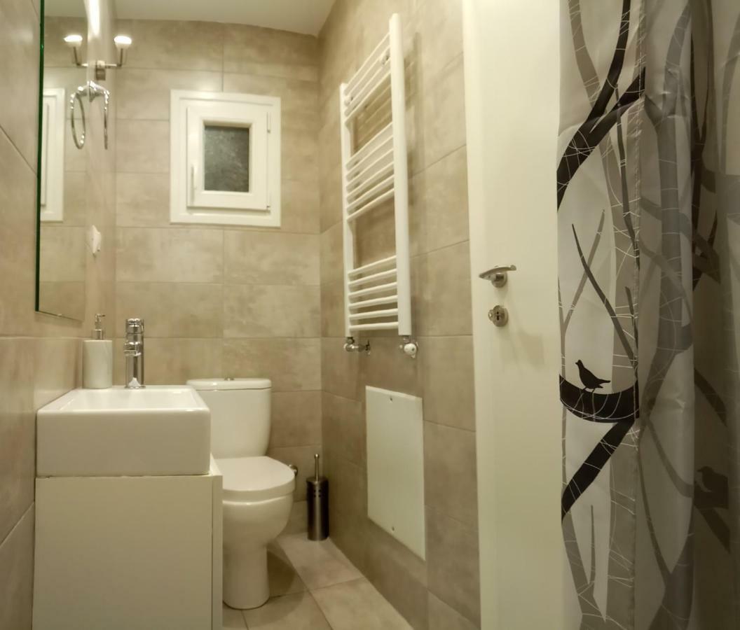 Heliconia Deluxe Apt Must Apartment Солун Екстериор снимка
