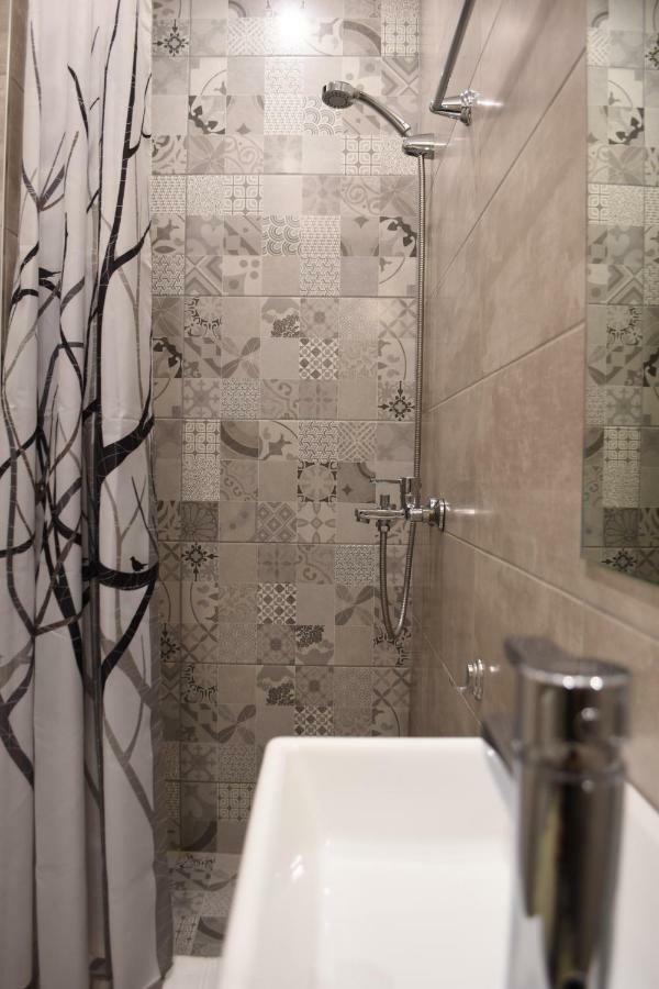 Heliconia Deluxe Apt Must Apartment Солун Екстериор снимка